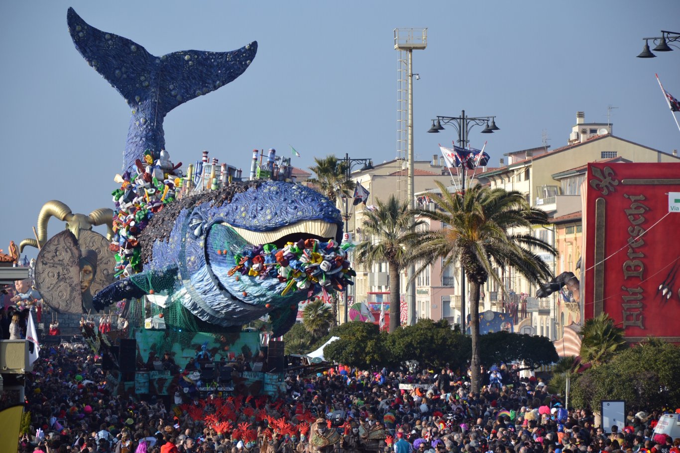 Alta marea di Roberto Vannucci carro di prima categoria Carnevale di Viareggio 2019