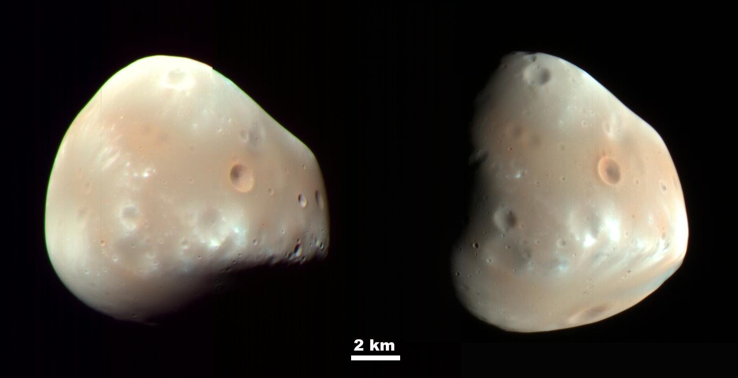 Fotografie a colori da due angolazioni, scattate dalla missione Mars Reconnaissance Orbiter